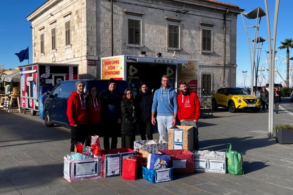 Ob zaključku zbiranja na UP obisk Radia Capris 